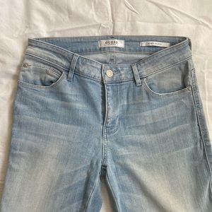 Guess - Sexy Curve light wash denim